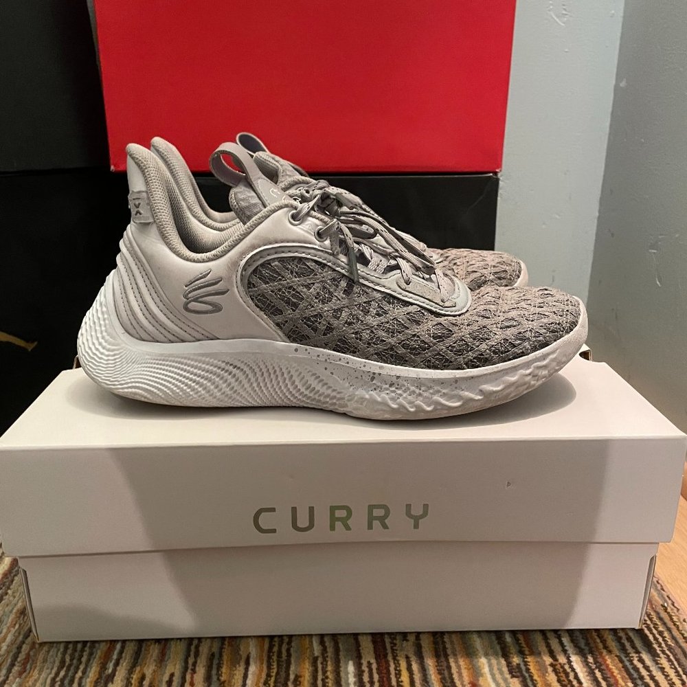 Curry Flow 9 w/ box, Men's 8.5 (W 10) Under Armour